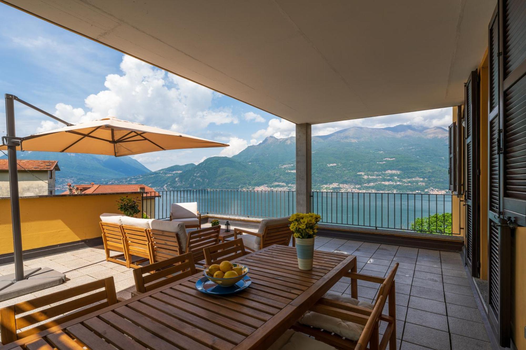 Stunning Apartment- Terrace And Swimming Pool Bellano Eksteriør billede
