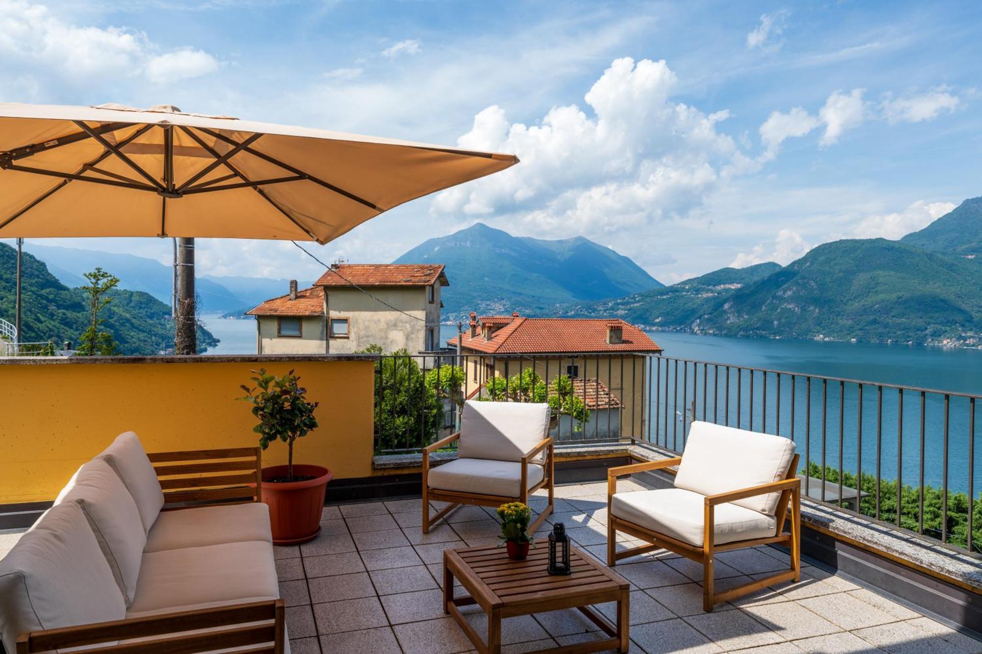 Stunning Apartment- Terrace And Swimming Pool Bellano Eksteriør billede
