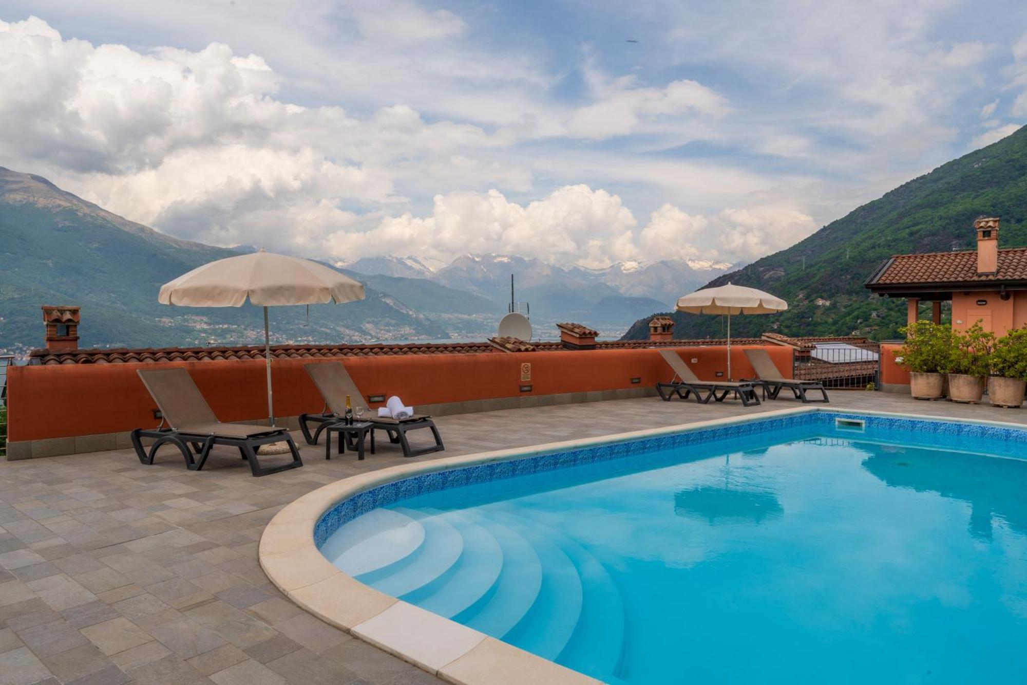 Stunning Apartment- Terrace And Swimming Pool Bellano Eksteriør billede