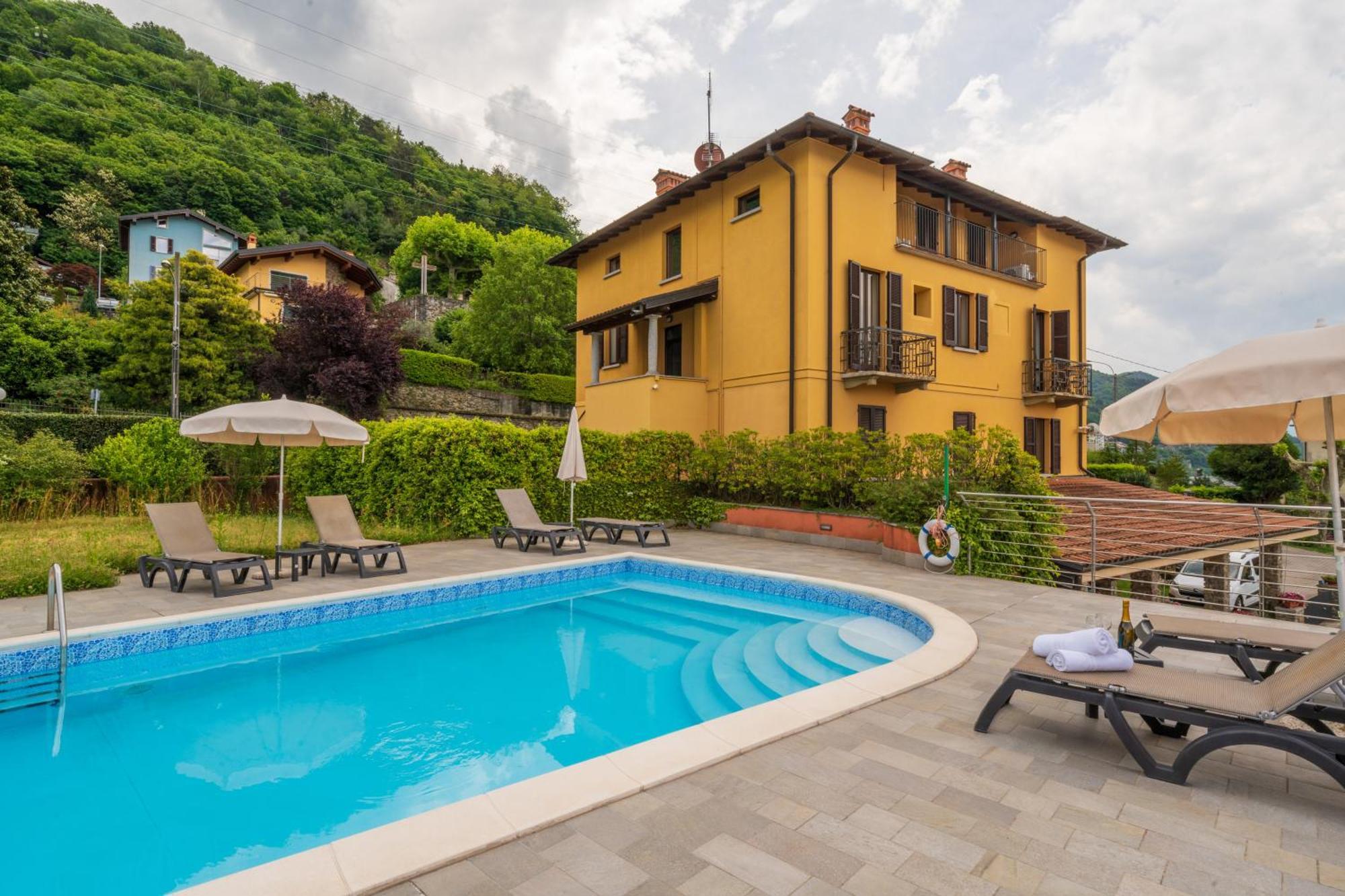 Stunning Apartment- Terrace And Swimming Pool Bellano Eksteriør billede