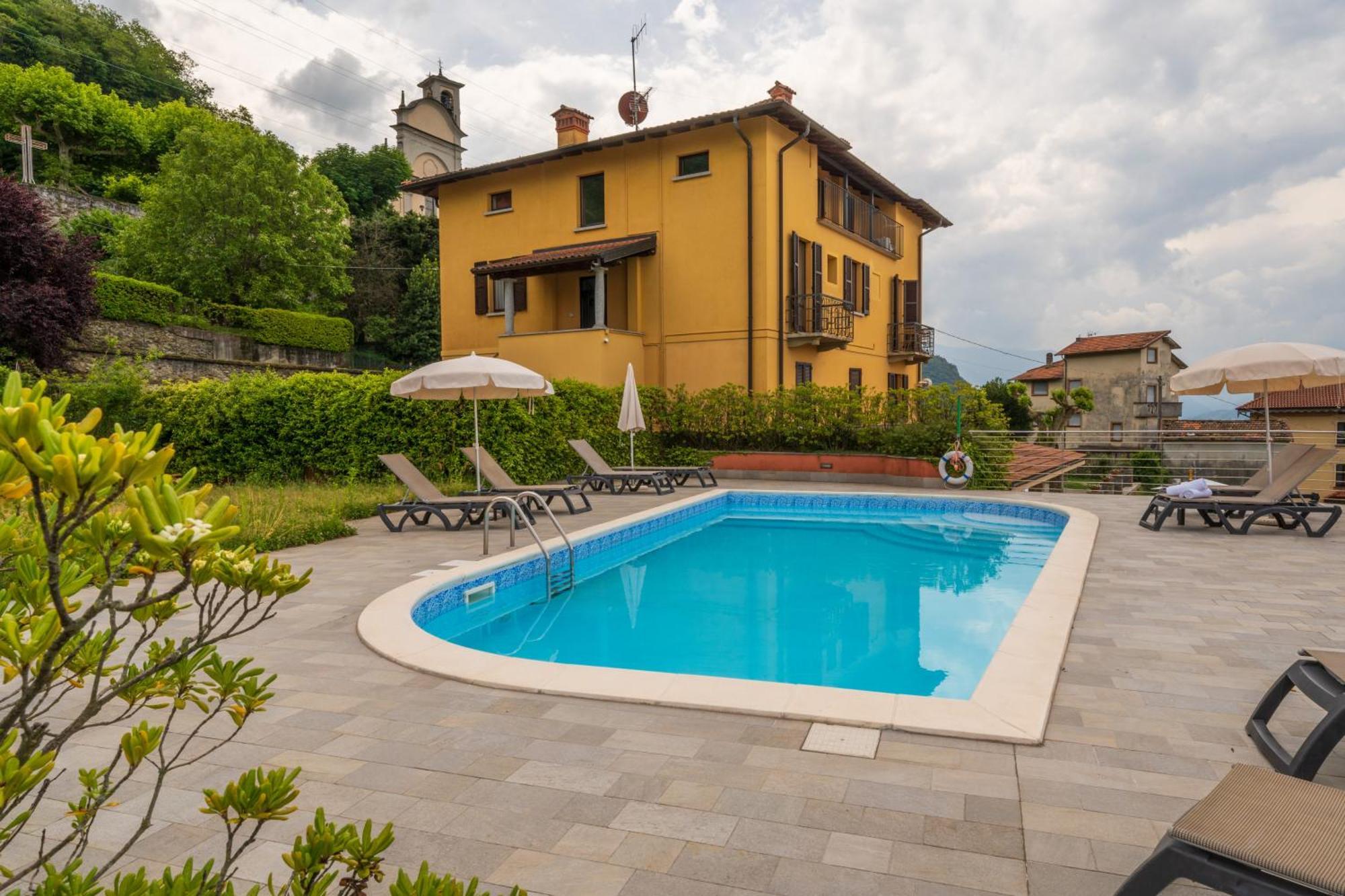 Stunning Apartment- Terrace And Swimming Pool Bellano Eksteriør billede